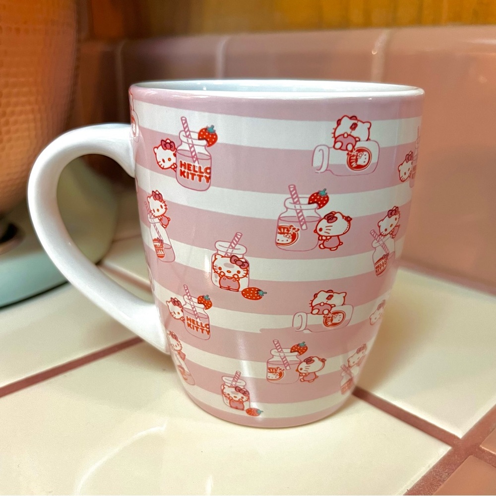 NWT Hello Kitty Strawberry Milk Mug
